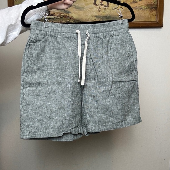 Banana Republic - size s linen blend easy shorts - Picture 2 of 3